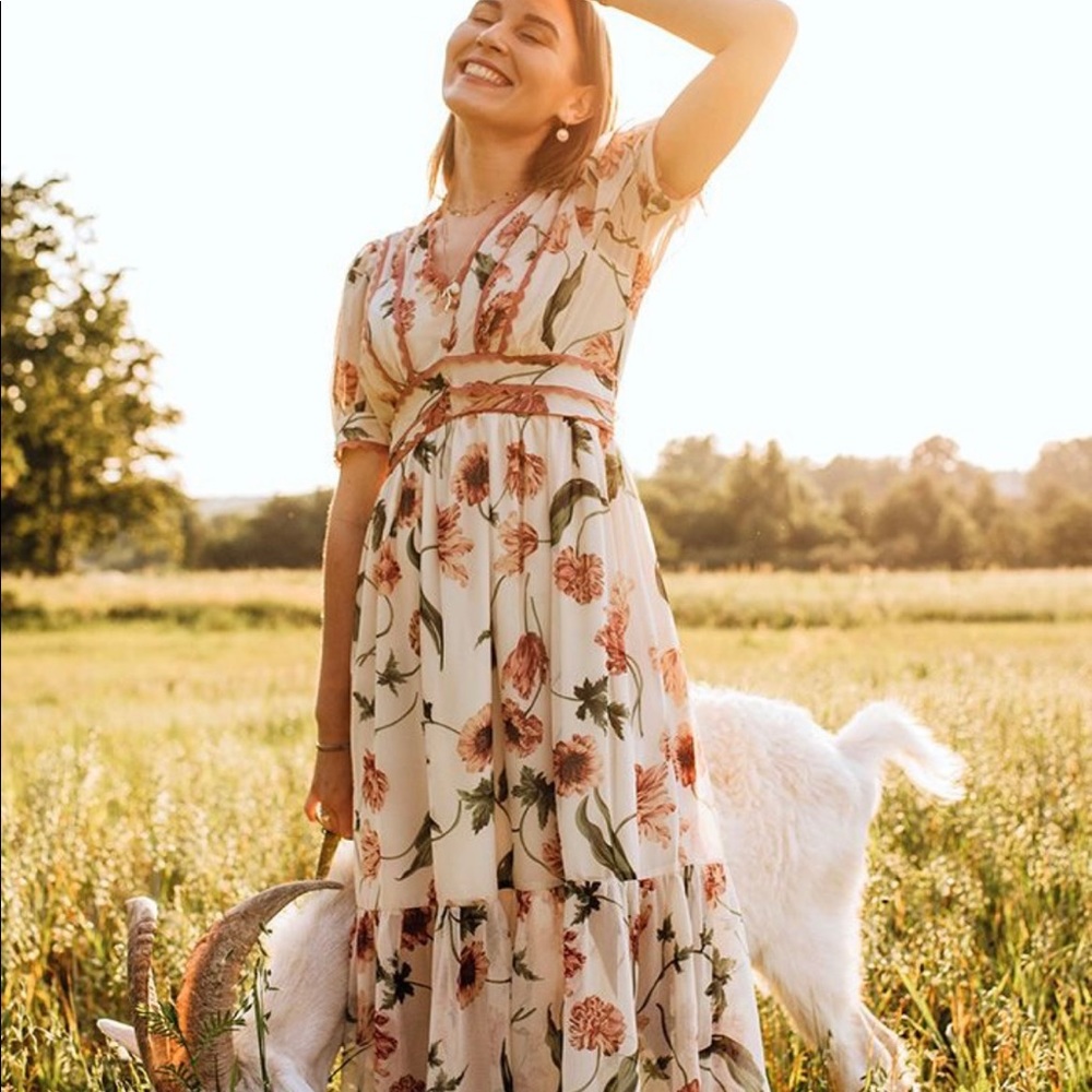 LACEY EDGE FLORAL PRINTED CHIFFON DRESS (pre-loved) - Picture 8 of 15